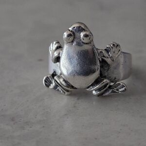 VTG Silver Tone Metal 3D Tree Frog Costume Ring Size 7.5